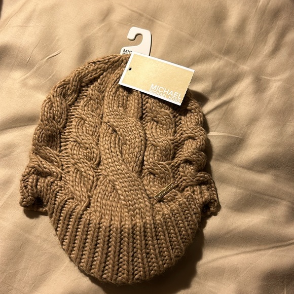 MICHAEL Michael Kors Cap - Picture 9 of 9